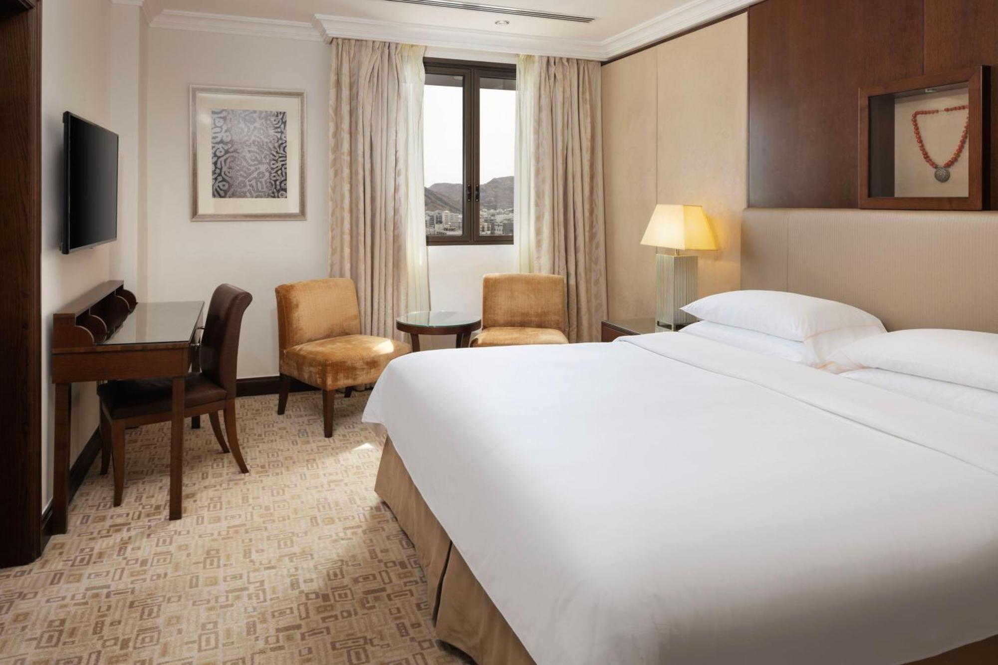 阿曼喜来登酒店 马斯喀特 外观 照片 A room at the Hilton London Heathrow